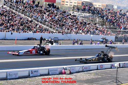 Tripp Tatum III (near lane) vs Doug Kalitta 
(far lane) - TF
